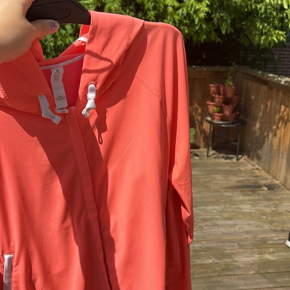 $60 OBO Lululemon “Sun Showers” rain coat - Picture 7 of 10